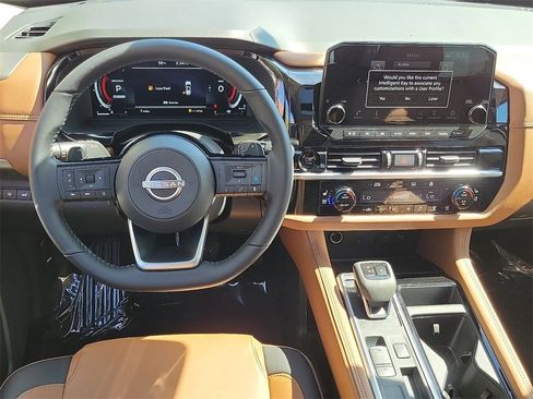 New 2025 Nissan Pathfinder Platinum image 5