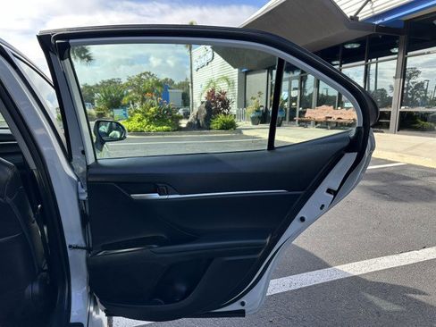 Used 2023 Toyota Camry SE image 38