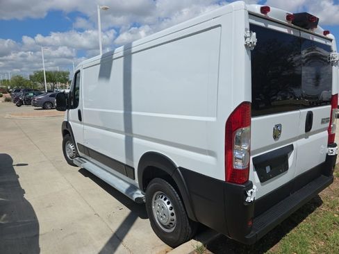 Used 2025 RAM ProMaster 2500 w/ U-Haul Equipment Group image 2