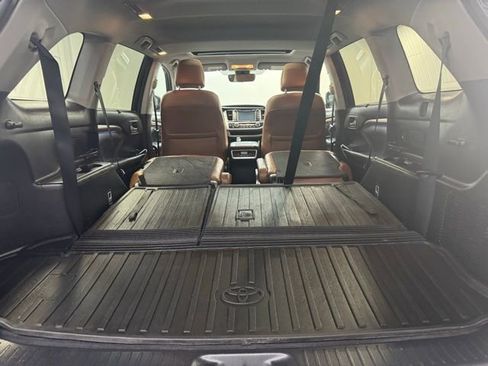 Used 2017 Toyota Highlander Limited AWD/4WD image 41