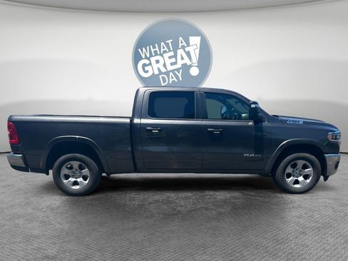 Used 2025 RAM 1500 Big Horn AWD/4WD image 2