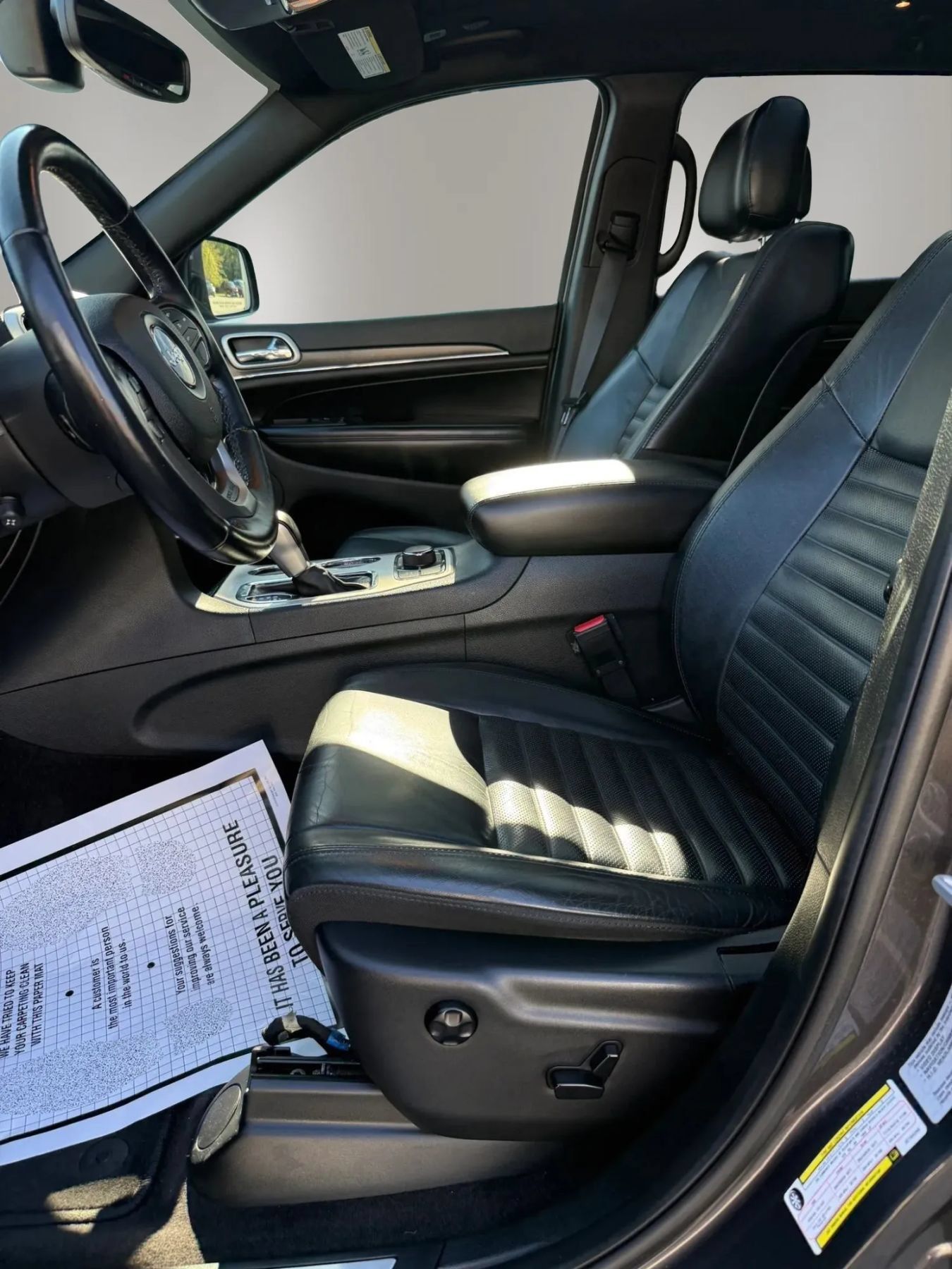 Used 2018 Jeep Grand Cherokee Limited AWD/4WD image 19