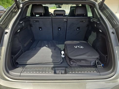 Certified 2025 Porsche Macan 4 Electric AWD/4WD image 37
