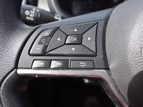 Used 2023 Nissan Kicks SV w/ Interior Electronics Package FWD image 15