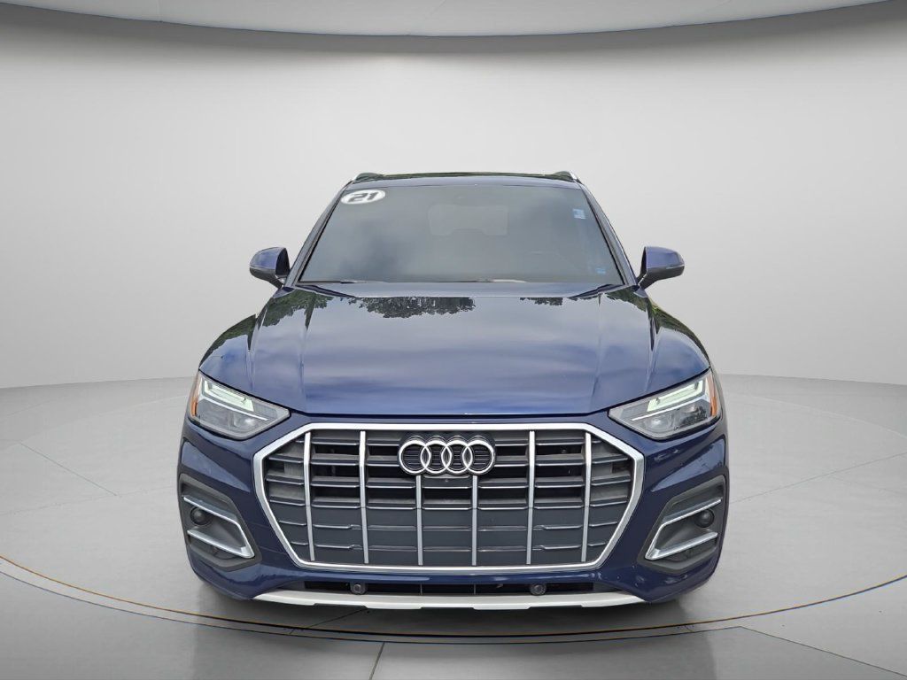 Used 2021 Audi Q5 Premium w/ Premium Plus Package AWD/4WD image 4