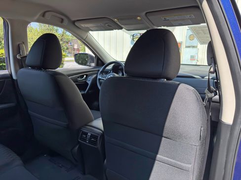 Used 2017 Nissan Rogue S AWD/4WD image 30
