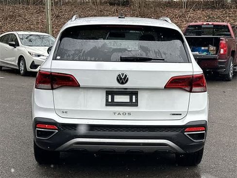 Used 2022 Volkswagen Taos SE image 4
