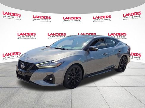 Used 2023 Nissan Maxima SR w/ Sport Mat Group FWD image 7
