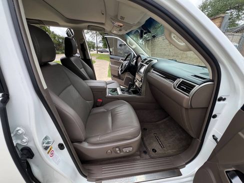 Used 2018 Lexus GX 460 w/ Navigation Package AWD/4WD image 45