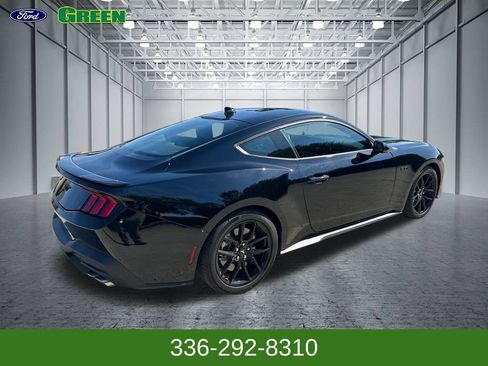 Used 2025 Ford Mustang GT Premium RWD image 5