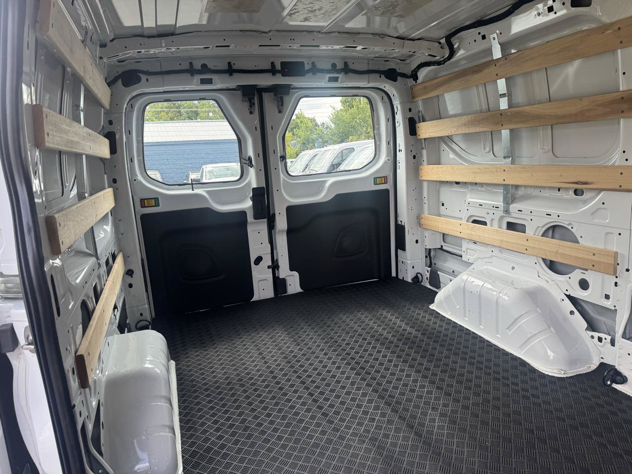 Used 2025 Ford Transit 250 Low Roof w/ Exterior Upgrade Package RWD image 8