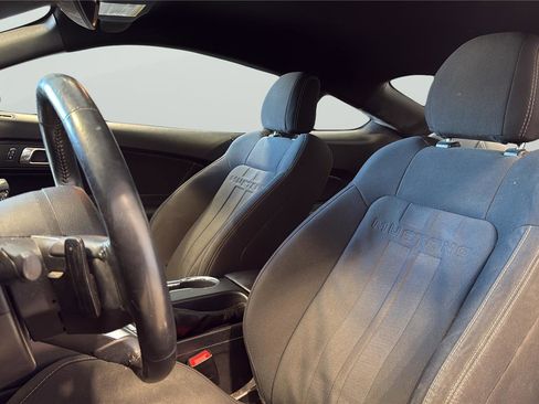 Used 2018 Ford Mustang Coupe w/ Equipment Group 101A RWD image 11