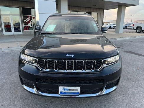 Used 2023 Jeep Grand Cherokee L Limited w/ Luxury Tech Group II AWD/4WD image 10