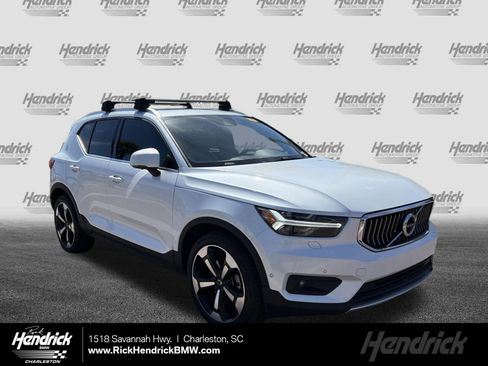 Used 2019 Volvo XC40 T5 Inscription image 1