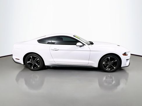 Used 2021 Ford Mustang Coupe image 3