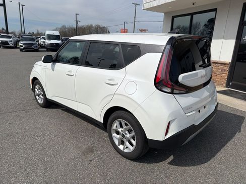Used 2025 Kia Soul LX image 6