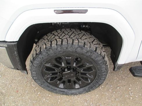 New 2026 GMC Sierra 2500 SLT w/ SLT Premium Package AWD/4WD image 13
