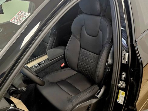 New 2026 Volvo XC60 B5 Plus w/ Protection Package Premier AWD/4WD image 40