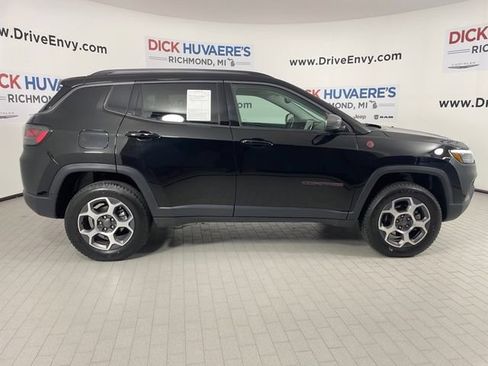 Used 2022 Jeep Compass Trailhawk w/ Trailhawk Elite Group AWD/4WD image 4