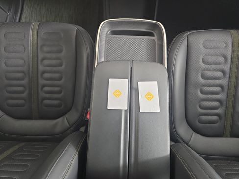 Used 2023 Rivian R1T Adventure AWD/4WD image 29