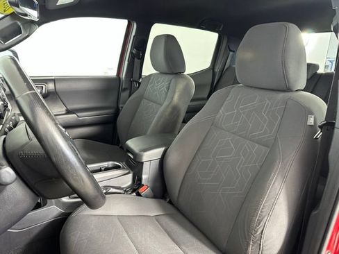 Used 2017 Toyota Tacoma 4x4 Double Cab image 17