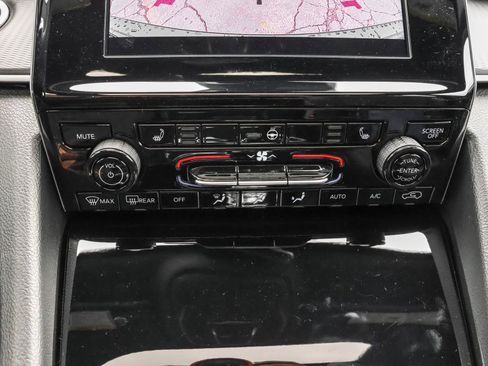 New 2025 Jeep Grand Cherokee Altitude image 20