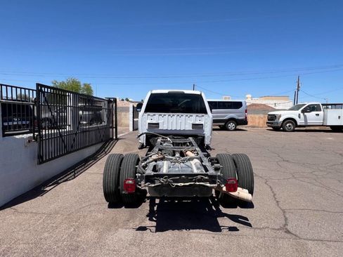 Used 2017 Ford F550 2WD Crew Cab Super Duty image 4