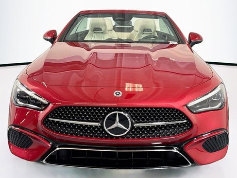 Used 2024 Mercedes-Benz CLE 300 4MATIC Cabriolet image 2
