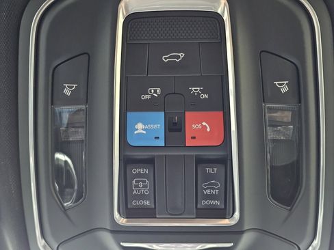 New 2025 Jeep Grand Cherokee L Altitude image 20