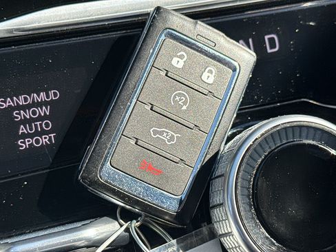 Used 2024 Jeep Grand Cherokee L Limited w/ Luxury Tech Group II AWD/4WD image 39
