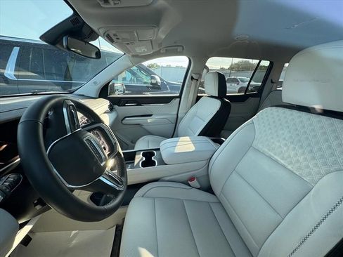 Used 2024 GMC Acadia Denali AWD/4WD image 9