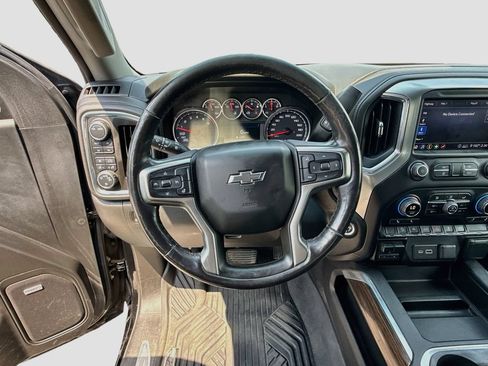 Used 2020 Chevrolet Silverado 1500 LT Trail Boss AWD/4WD image 11