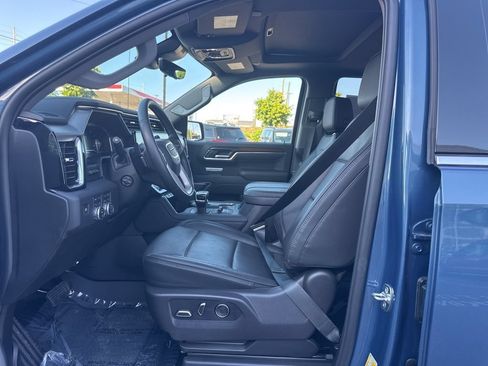 Used 2025 GMC Sierra 1500 Denali w/ Denali Reserve Package AWD/4WD image 11