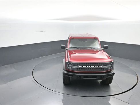 New 2025 Ford Bronco Badlands image 16
