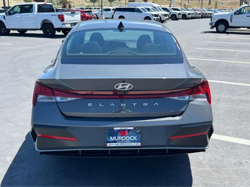 Used 2025 Hyundai Elantra SEL FWD image 9