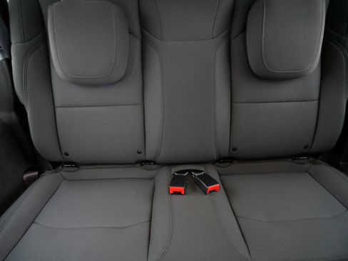 Used 2022 Jeep Wrangler Sport S image 13