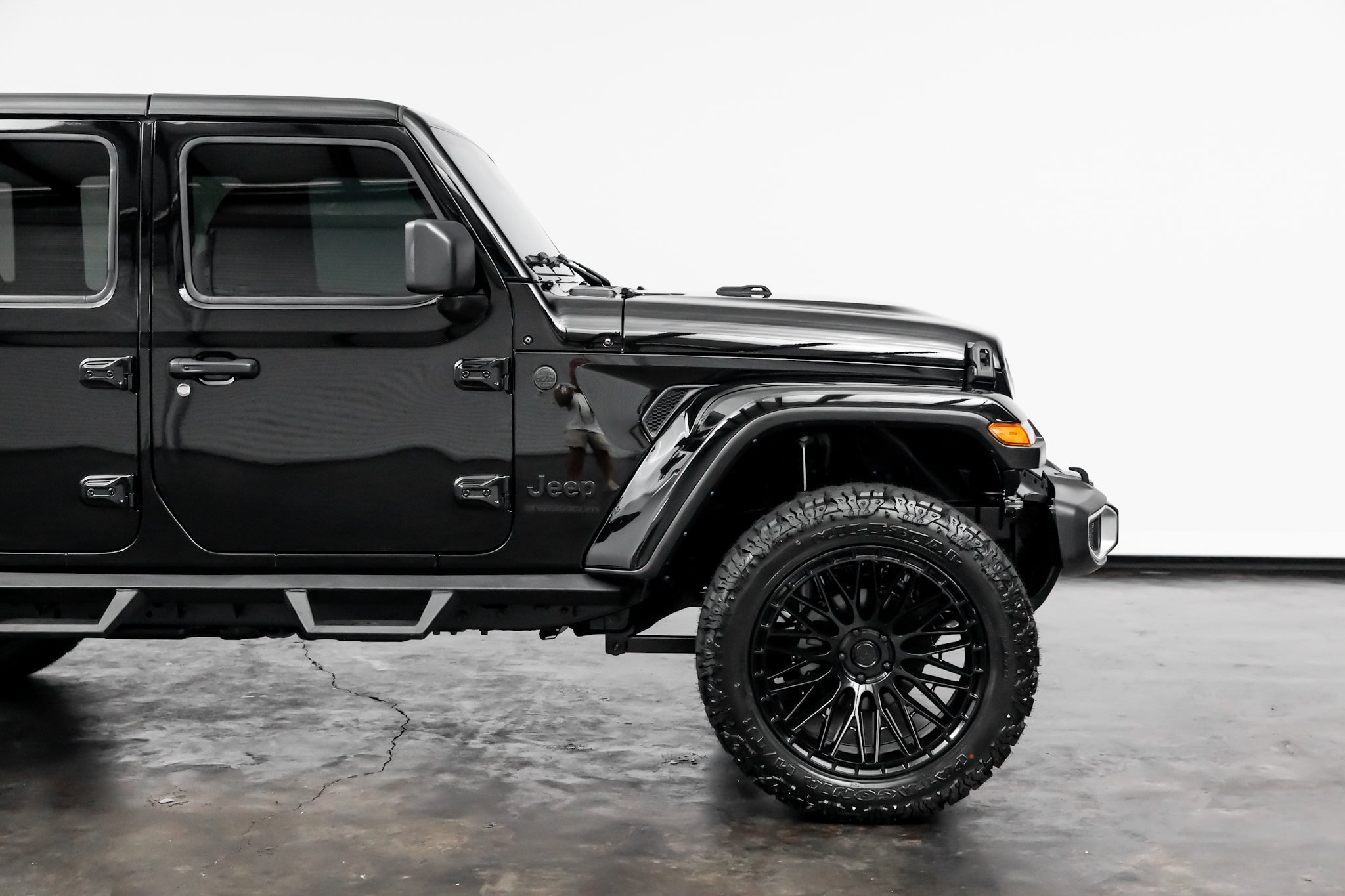 Used 2026 Jeep Wrangler Unlimited Sahara AWD/4WD image 22