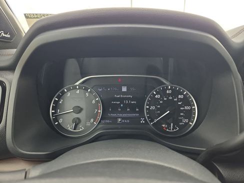 Used 2021 Nissan Titan Platinum Reserve AWD/4WD image 32