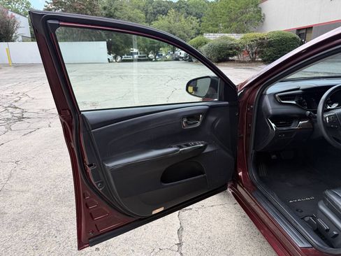Used 2013 Toyota Avalon XLE FWD image 33