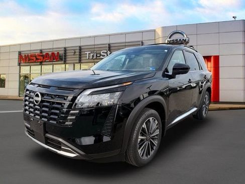 New 2026 Nissan Pathfinder Platinum w/ Cargo Package image 2