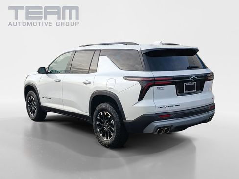 Used 2024 Chevrolet Traverse Z71 w/ Enhanced Driving Package image 5