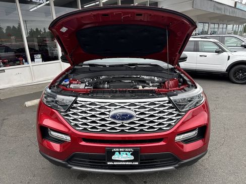 Used 2020 Ford Explorer Platinum w/ Premium Technology Package AWD/4WD image 14
