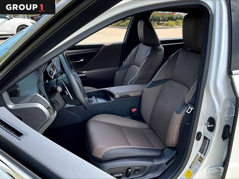 Used 2025 Lexus ES 350 w/ Premium Package image 7