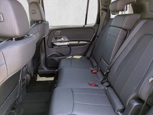Certified 2025 Mercedes-Benz GLB 250 image 20