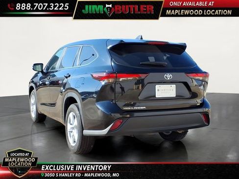 Used 2024 Toyota Highlander LE image 2