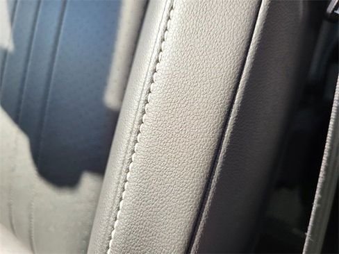 Used 2022 Volkswagen Tiguan SE w/ Panoramic Sunroof Package image 14