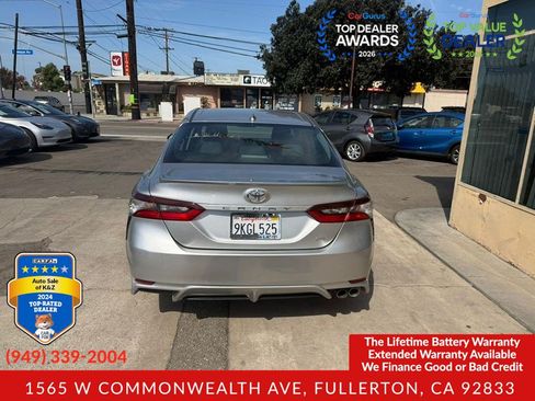 Used 2021 Toyota Camry SE FWD image 5