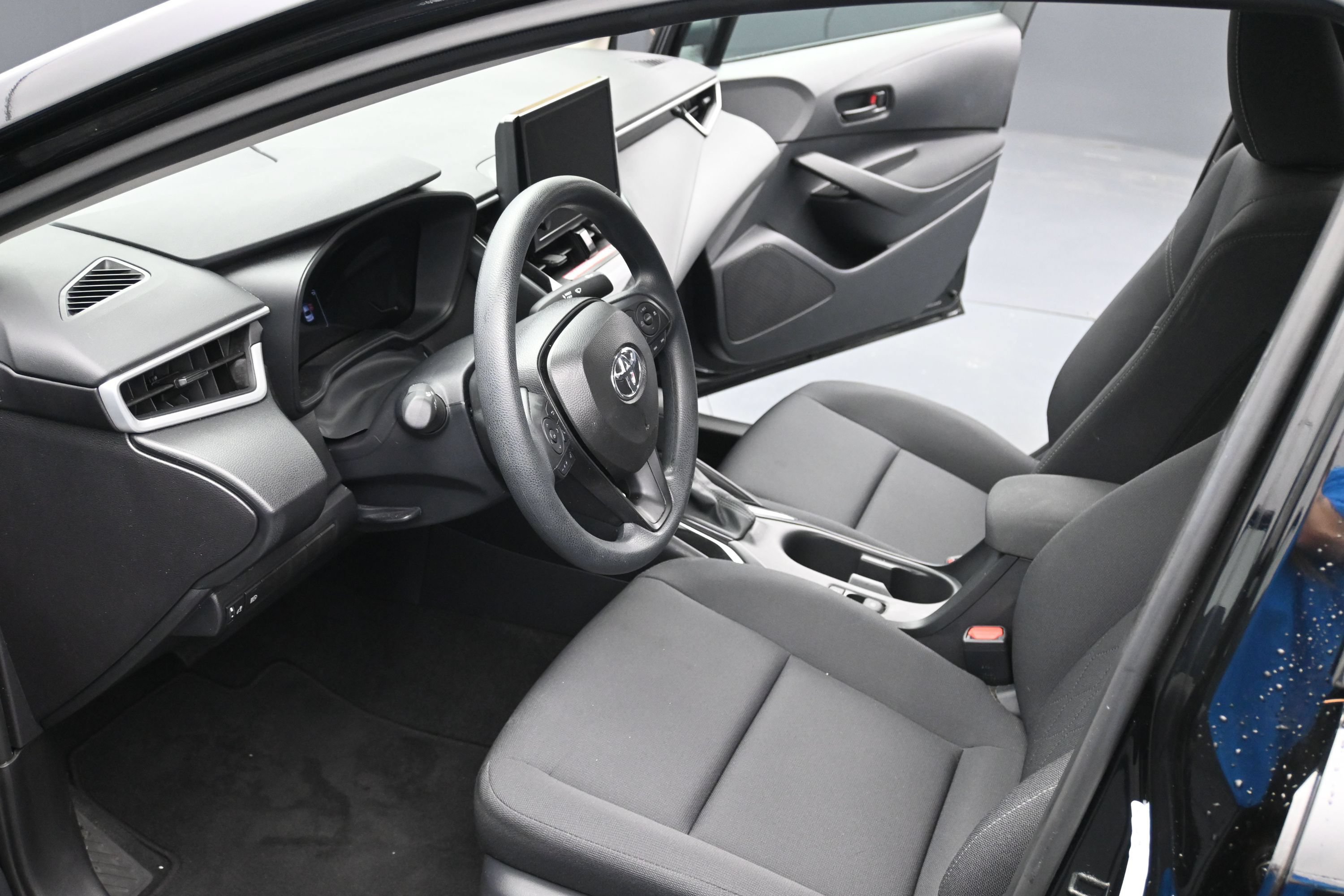Used 2026 Toyota Corolla LE FWD image 12