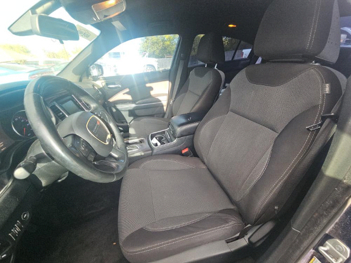 Used 2015 Dodge Charger SE RWD image 4