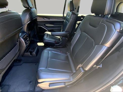 Used 2022 Jeep Grand Cherokee L Limited AWD/4WD image 21